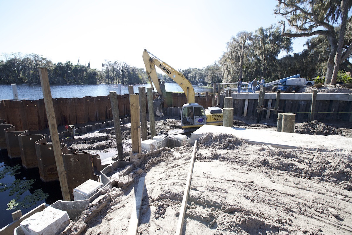 projects/marine/lemon_bluff/lemon-bluff-marine-construction-2.jpg